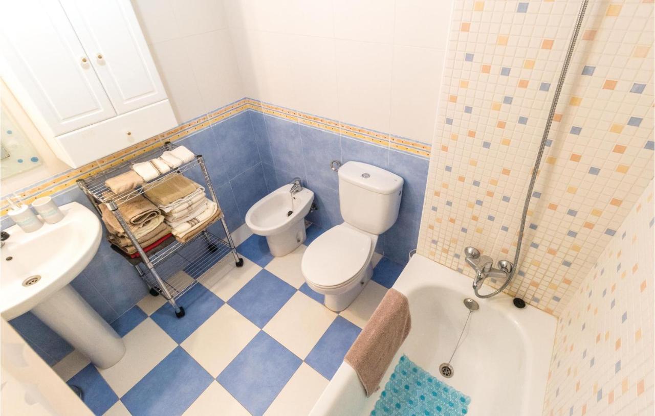 3 Bedroom Stunning Apartment In Motril Exterior foto
